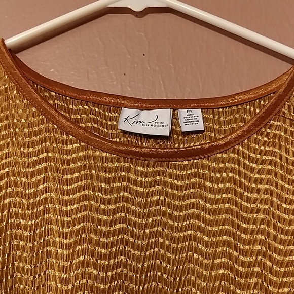 Kim Rogers Petite Large (PL) Gold Toned Top. - Picture 2 of 3